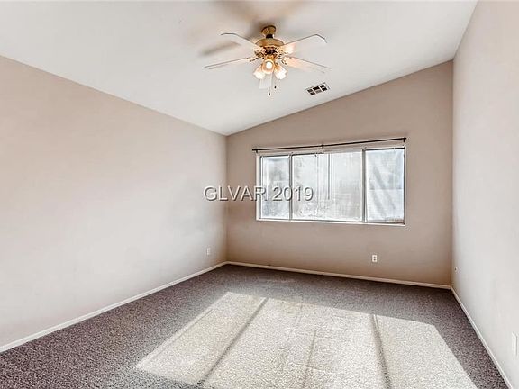 5th image of 997 Trackers Glen Ave
