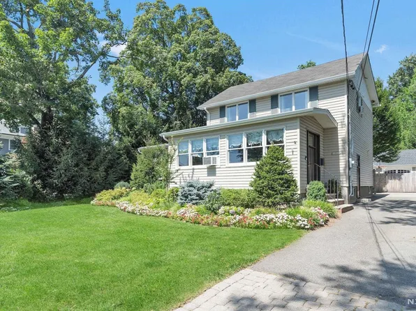 125 E Center St, Midland Park, NJ 07432