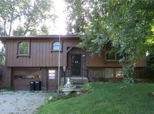 1403 Ridgeway Dr, Richmond, MO 64085