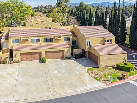 2nd image of 4842 Carmonita Ln