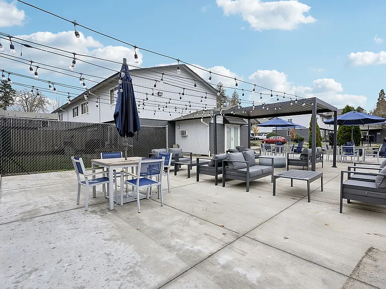 Alturas Vose Townhomes — Photo 29