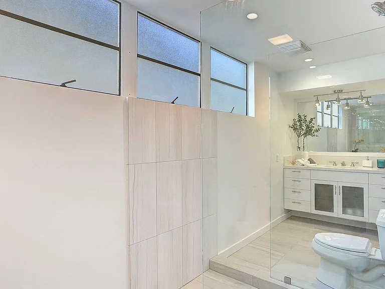 1025 Ocean Avenue — Photo 98