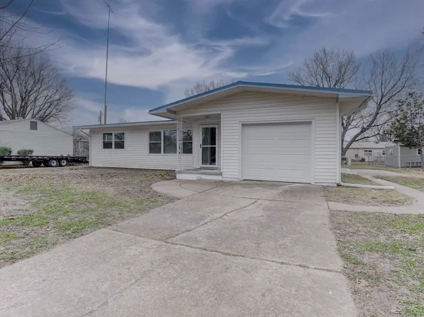 235 Meek Ave, Arkansas City, KS 67005