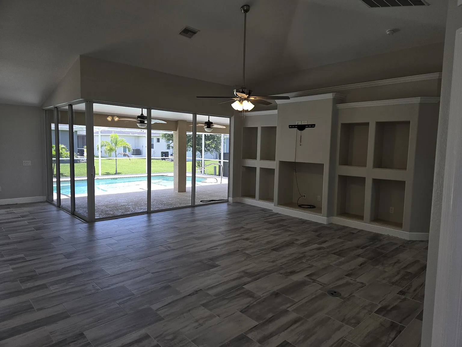 3 bed, 2.0 bath, 2010 sqft, $1,975 — Photo 4