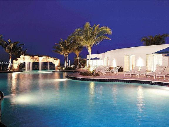 5th image of 18001 Collins Ave #2604