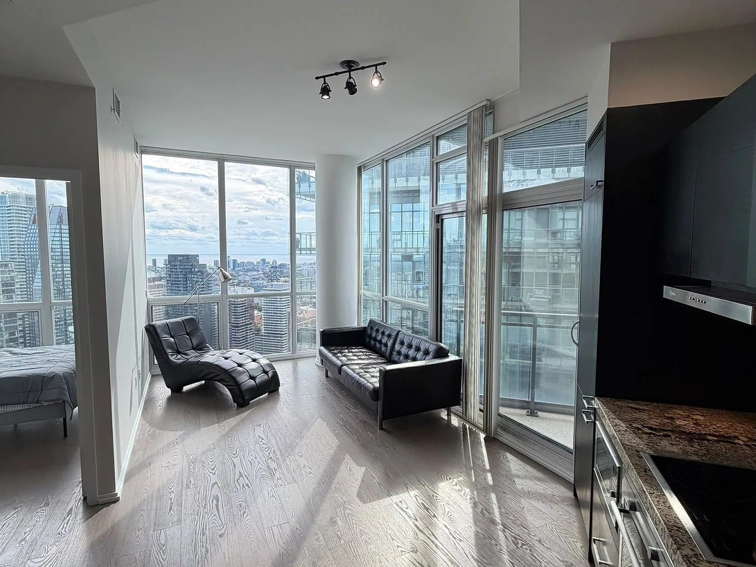 2 bed, $3,500 — Photo 4