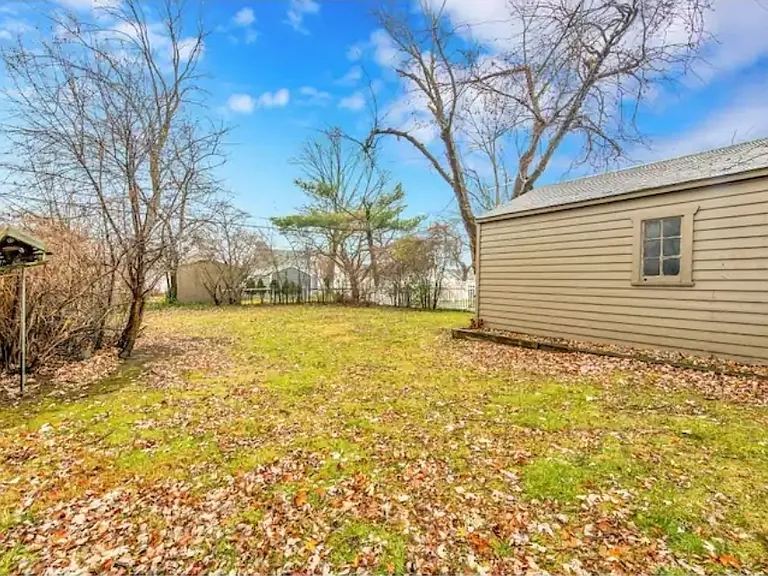 3511 Chester Rd — Photo 16
