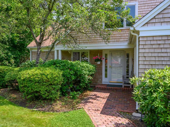 10 Oyster Leaf Lane, Brewster, MA 02631