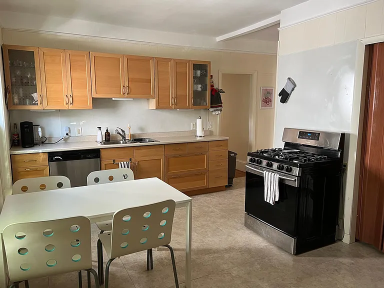 65 Lowden Ave #1 — Photo 5