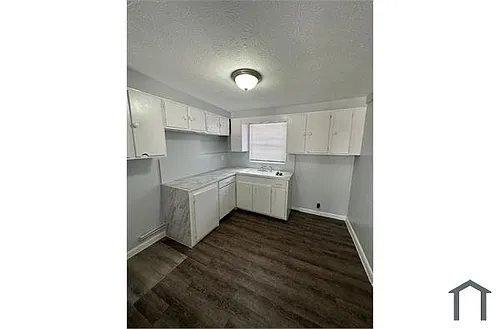 1651 Union St W Photo 1