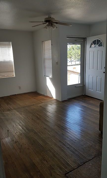 2nd image of 318 E Everett St