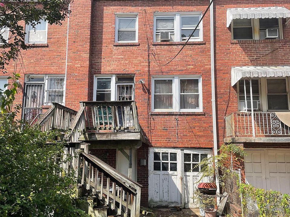 2nd image of 415 21st St NE
