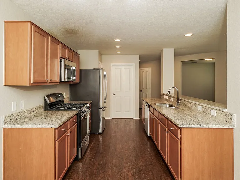 3411 Maguey Trl — Photo 7