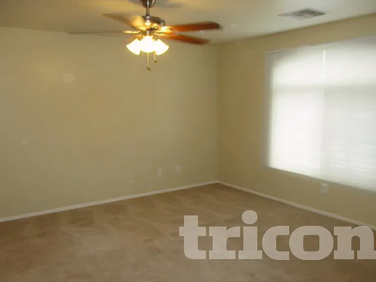3315 W Fraktur Rd — Photo 9