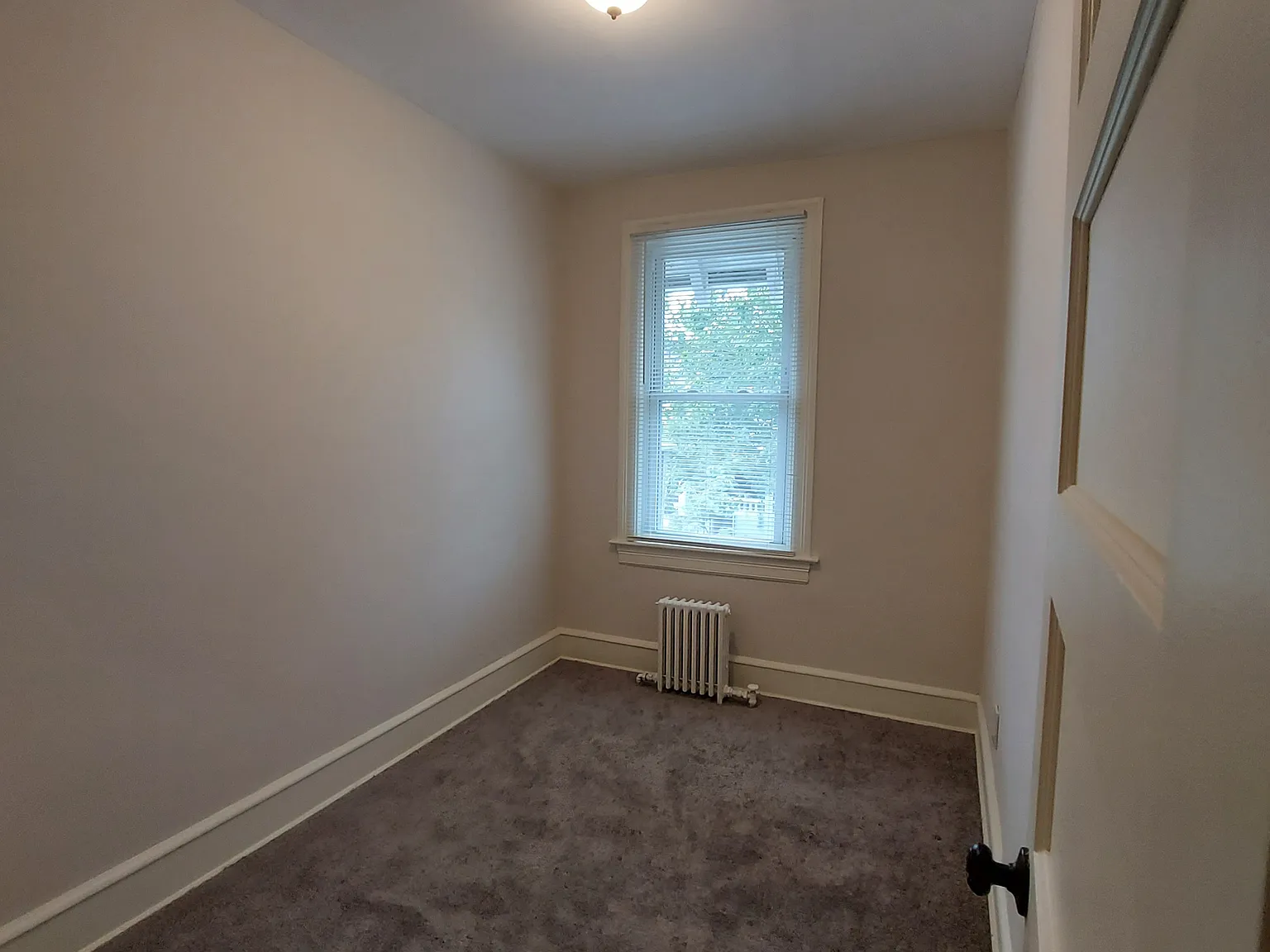 3 bed, 1200 sqft, $3,750 — Photo 2