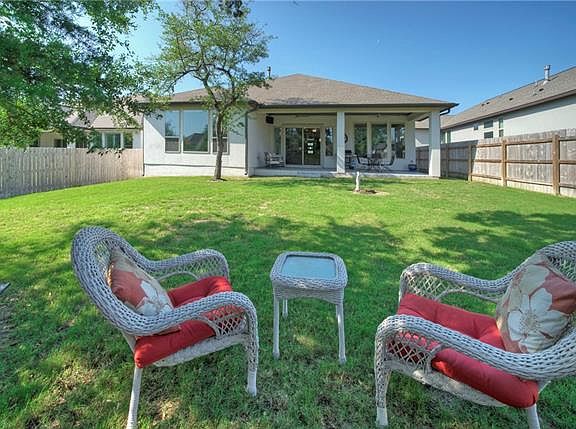 4th image of 182 Lavaca Heights Dr