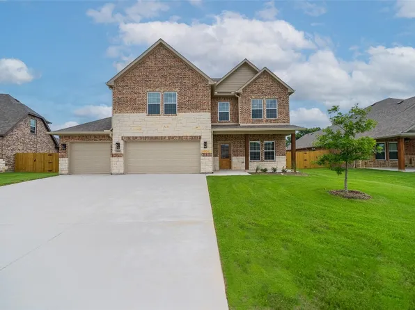 405 Ellis Place Dr, Greenville, TX 75402