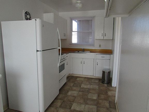 4th image of 15 Los Flores Ave