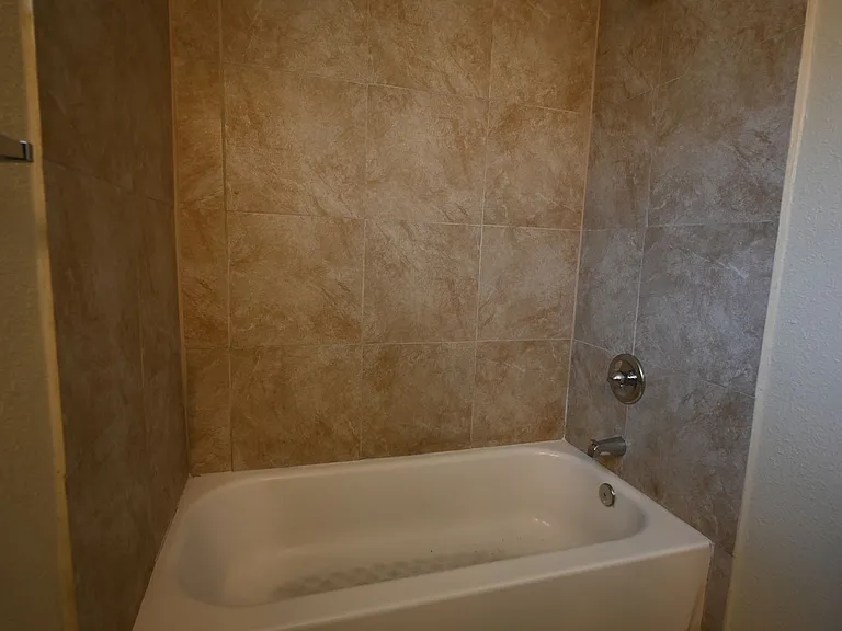 320 N 16th St #1 — Photo 19