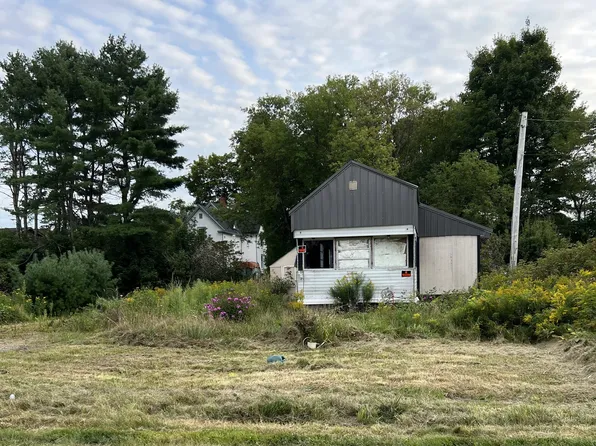 35 2nd Street, Milo, ME 04463