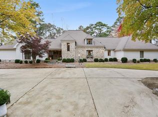 1295 W Garmon Rd, Sandy Springs, GA 30327