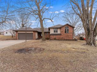 748 E Bluff Drive, Springfield, MO 65803