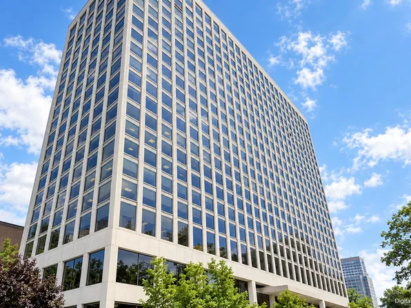 4343 N Clarendon Ave APT 812, Chicago, IL 60613