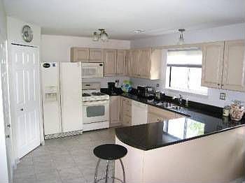 3rd image of 1660 Templeton Ct