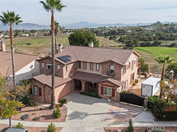 3995 Holly Springs Dr, Corona, CA 92881