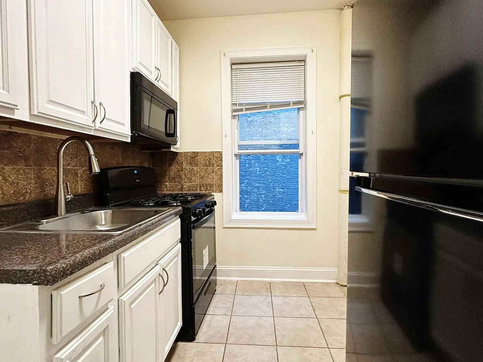 15 Gifford Ave — Photo 2