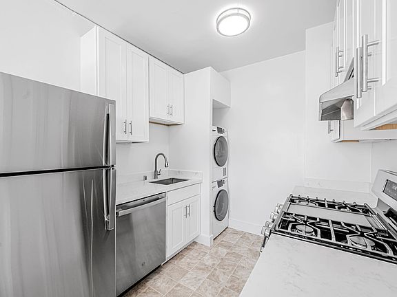 4th image of 626 Scott St