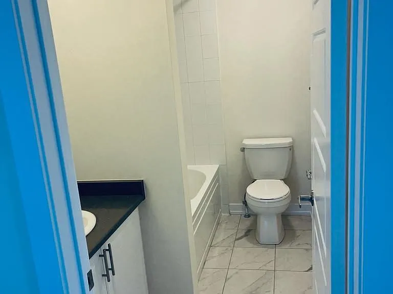 217 Wilmot Rd E — Photo 19