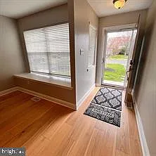 3 bed, 2.5 bath, 2138 sqft, $3,350 — Photo 2