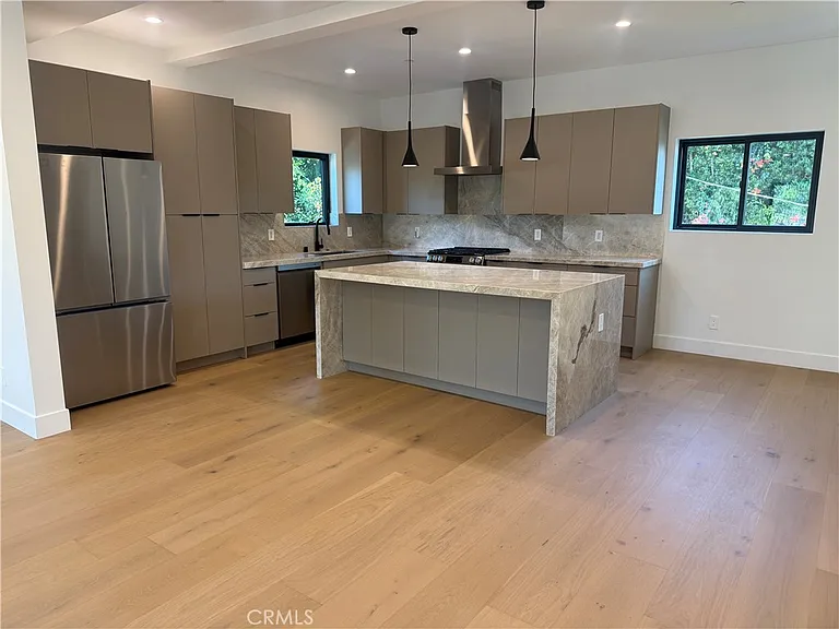 12816 Bloomfield St — Photo 7