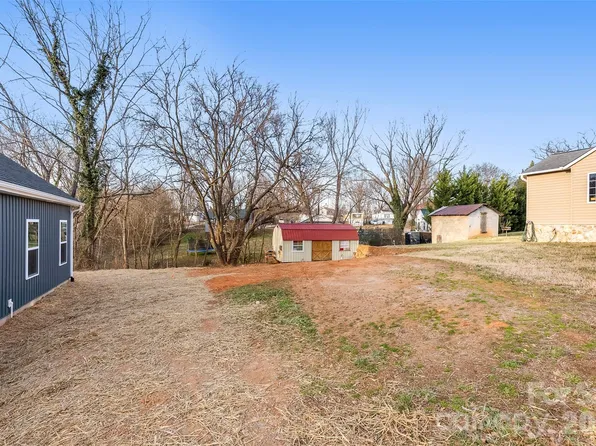 1554 7th Avenue Dr SW #2D, Hickory, NC 28602