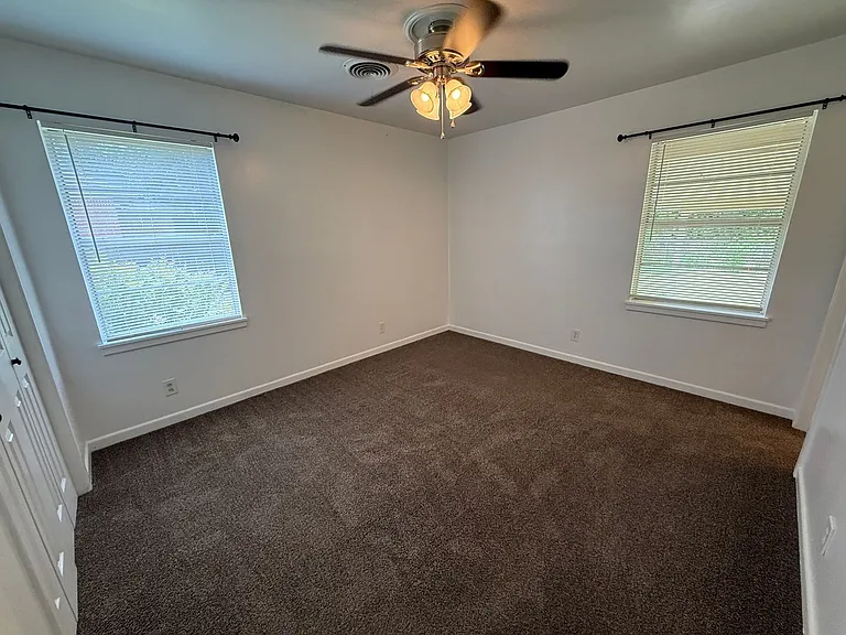 1001 Goode Dr — Photo 11
