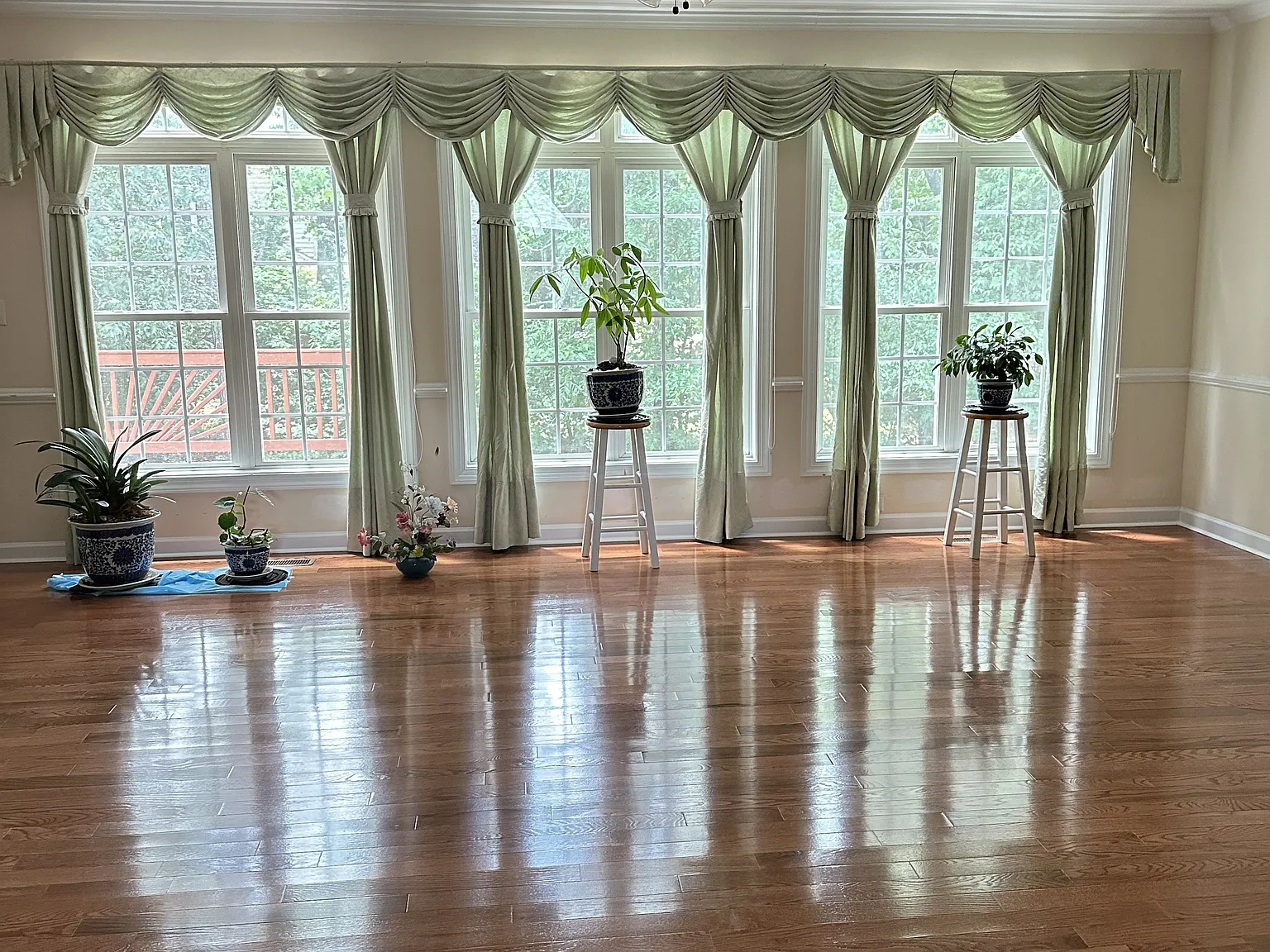 5 bed, 3781 sqft, $4,000 — Photo 4