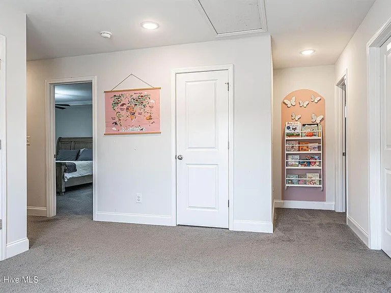 104 Sierra Dr — Photo 19