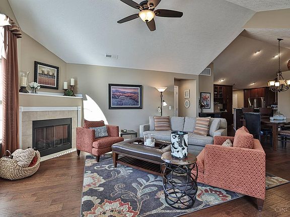 4th image of 9299 Elizabeth Ln