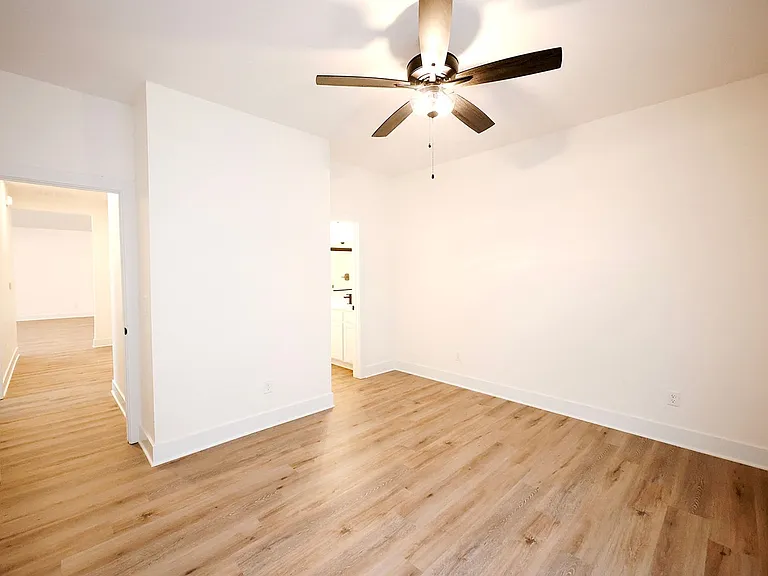522 E Briarbrook Ln — Photo 28
