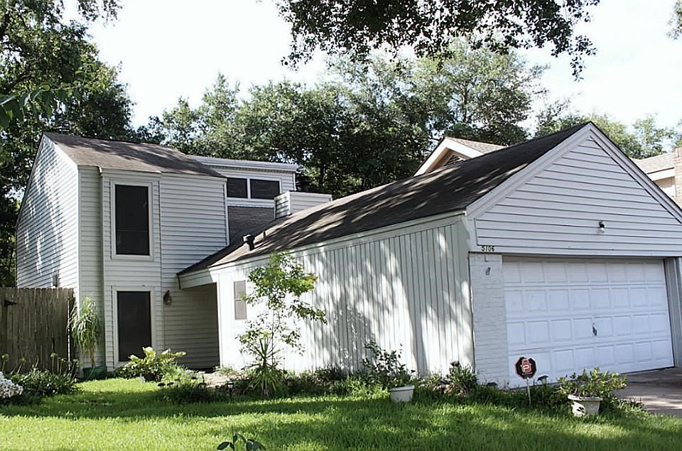 Culd-De-Sac Property