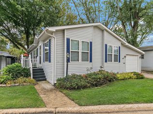 117 Parkwood Rd, Elgin, IL 60123