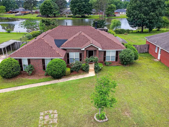 241 Lakeshore Dr, Pike Road, AL 36064