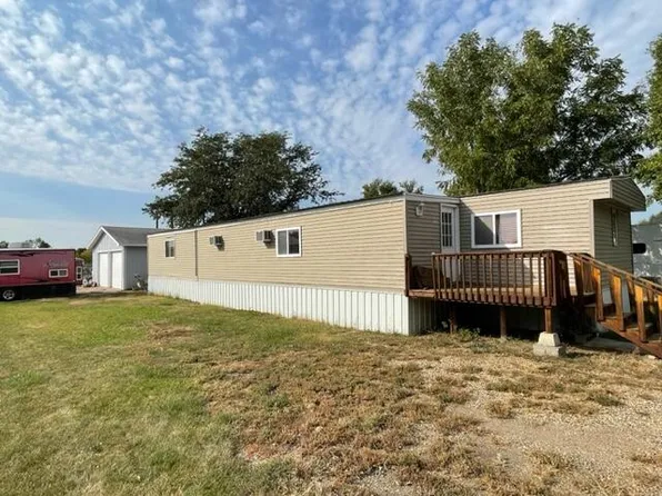 1013 E Marina Ave, Pierre, SD 57501