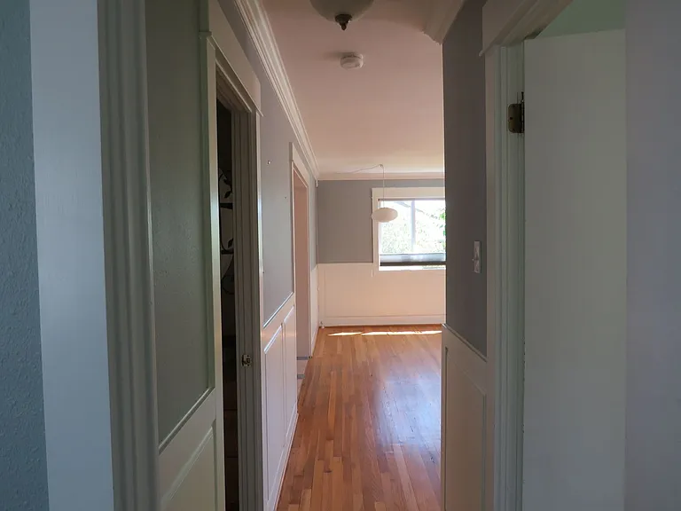 10218 35th Ave SW — Photo 7