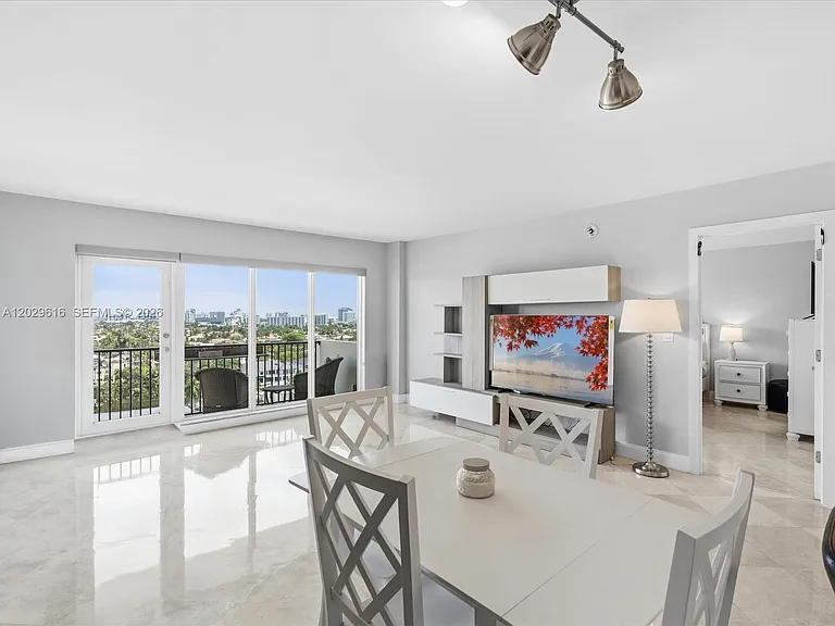 340 Sunset Dr #1407 — Photo 7