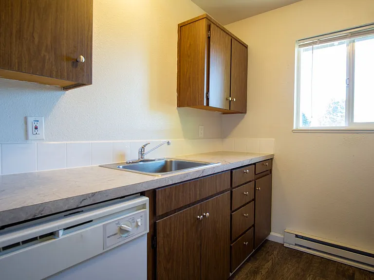 12155 SW Spur Ct #D — Photo 6