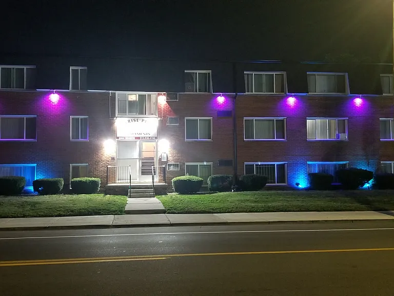 Sunrise Place Apartments — Photo 20