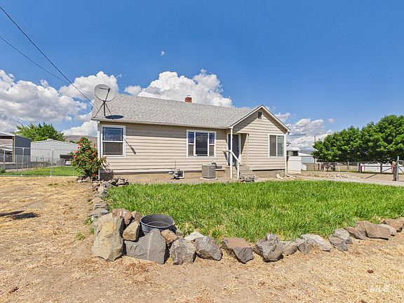 3rd image of 1354 Pound Ln