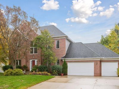 2263 Stone Creek Ln E, Chanhassen, MN, 55317